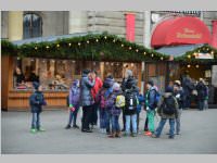 VS 3. Klassen bei Straenbahn und Christkindlmarkt, 19.11.2013