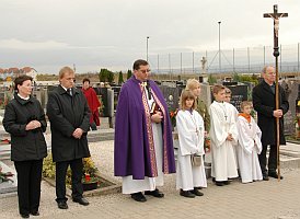 Allerheiligen am Neufelder Friedhof