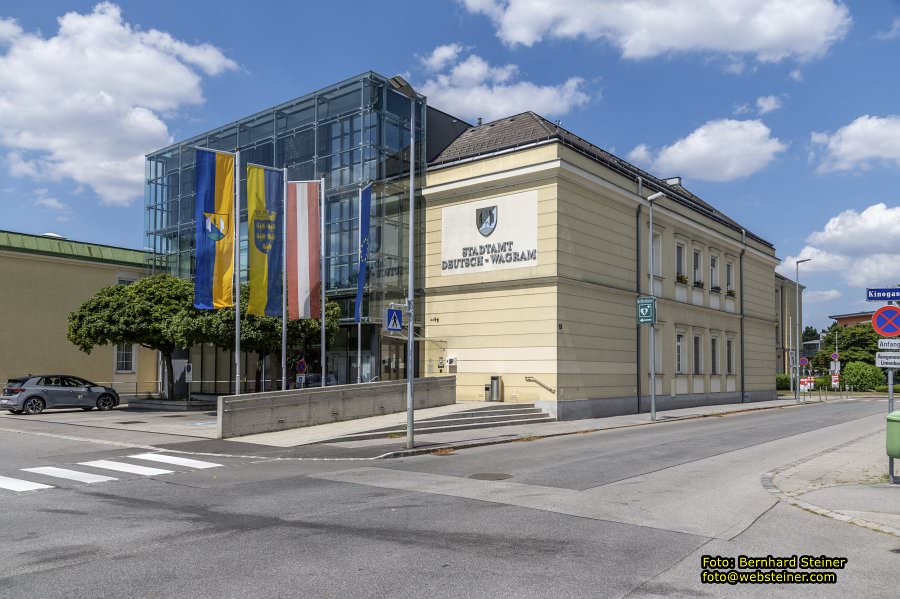 Pfarrkirche St. Johannes der Tufer in Deutsch-Wagram, Juli 2024