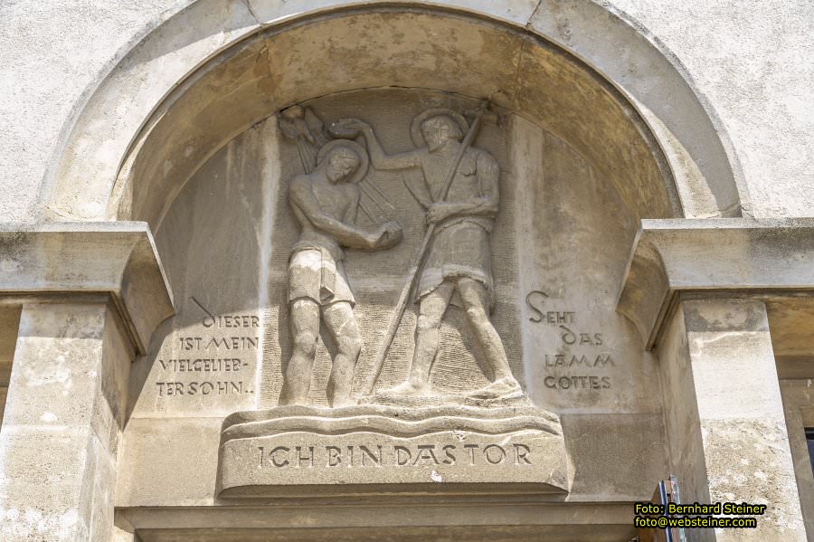 Pfarrkirche St. Johannes der Tufer in Deutsch-Wagram, Juli 2024