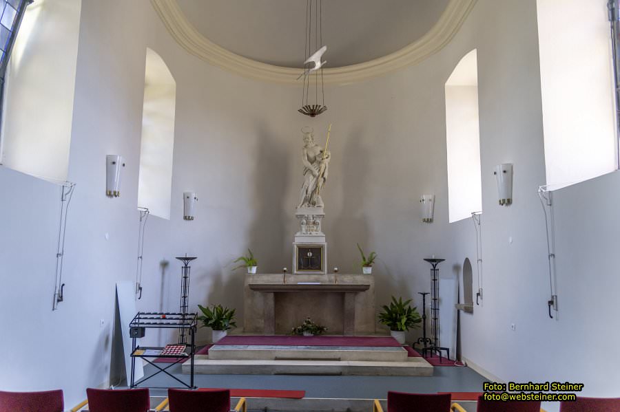 Pfarrkirche St. Johannes der Tufer in Deutsch-Wagram, Juli 2024
