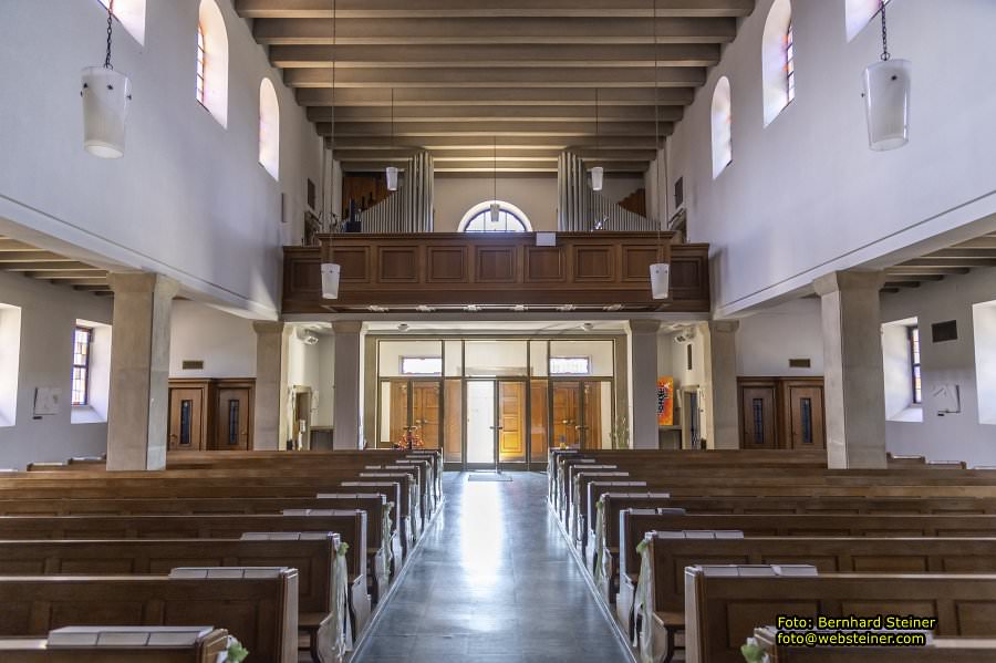 Pfarrkirche St. Johannes der Tufer in Deutsch-Wagram, Juli 2024