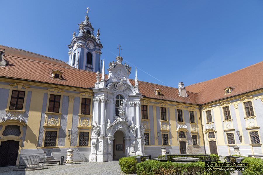 Stift D�rnstein an der Wachaubahn, Juni 2023