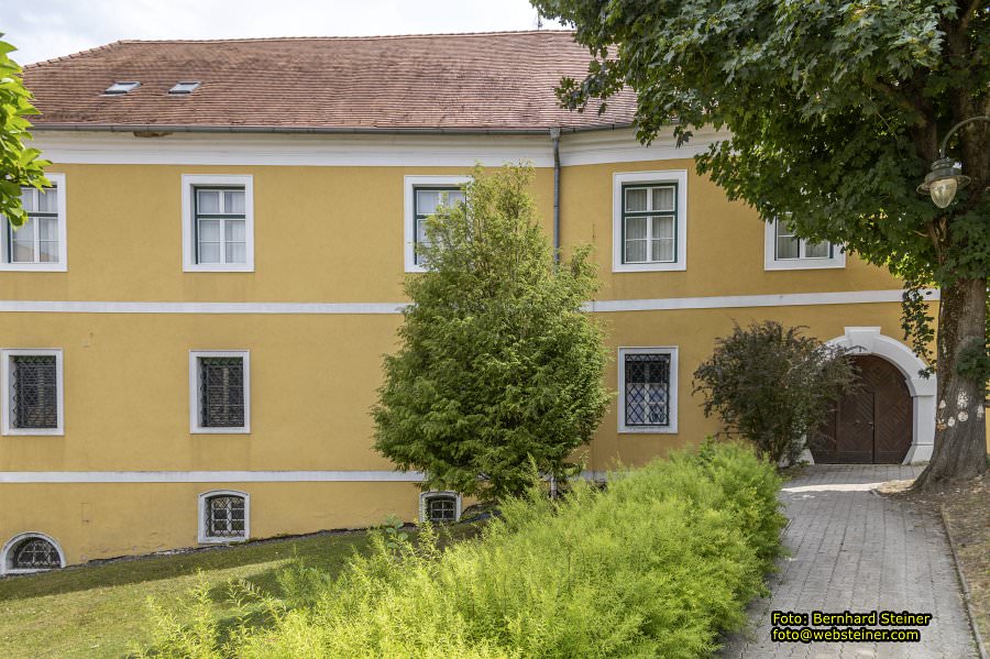 Burg G�ssing in G�ssing, Juli 2026