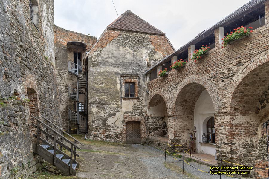Burg G�ssing in G�ssing, Juli 2026