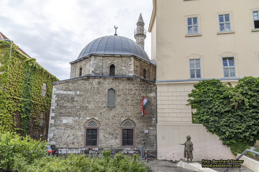 P�cs / F�nfkirchen, April 2026