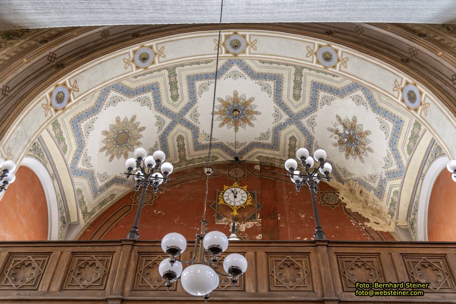 P�cs / F�nfkirchen, April 2026