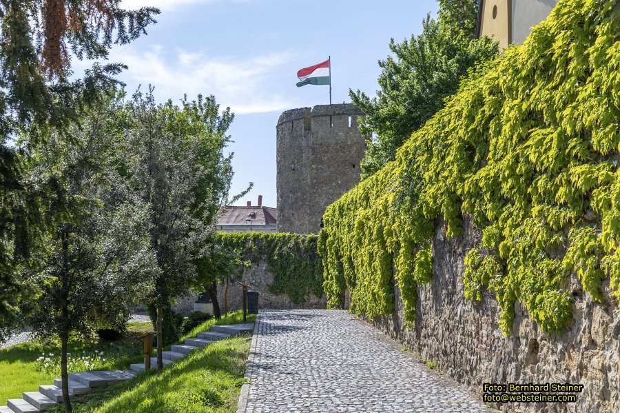 P�cs / F�nfkirchen, April 2026