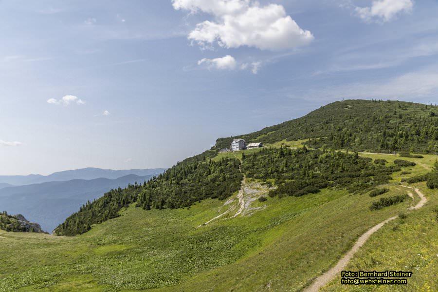 Raxalpe mit Rax-Seilbahn, Juli 2023