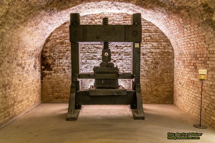 Schlumberger Kellerwelten, Mai 2023