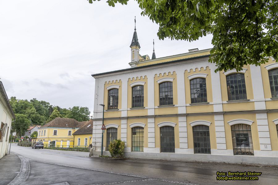 Pfarrkirche und Schloss Traismauer, August 2023