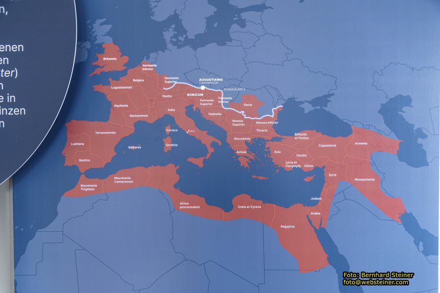 Pfarrkirche und Schloss Traismauer, August 2023