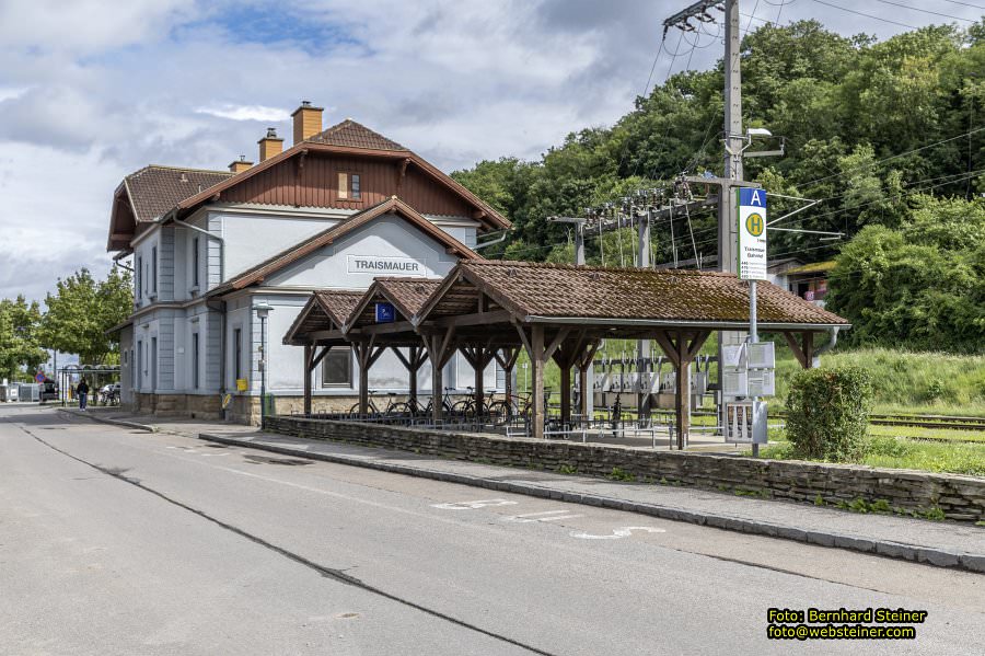 Pfarrkirche und Schloss Traismauer, August 2023